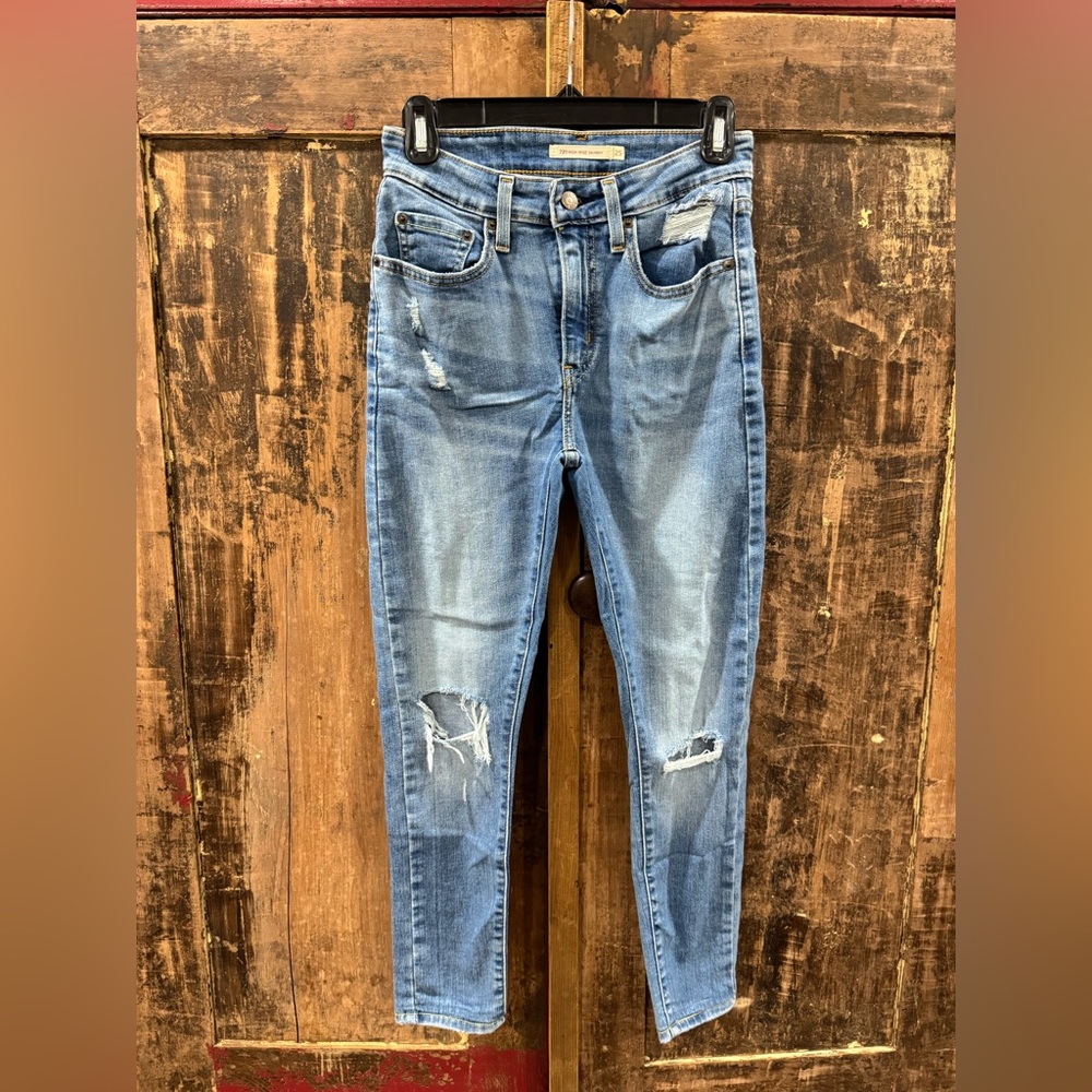 721 HIGH RISE SKINNY LEVIS WITH HOLES - Picture 2 of 13